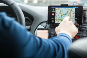 Can I rent a car in Baku with GPS navigation