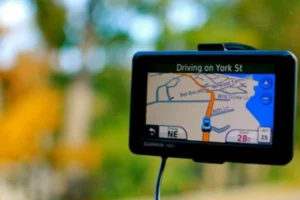 Can I rent a car in Baku with GPS navigation