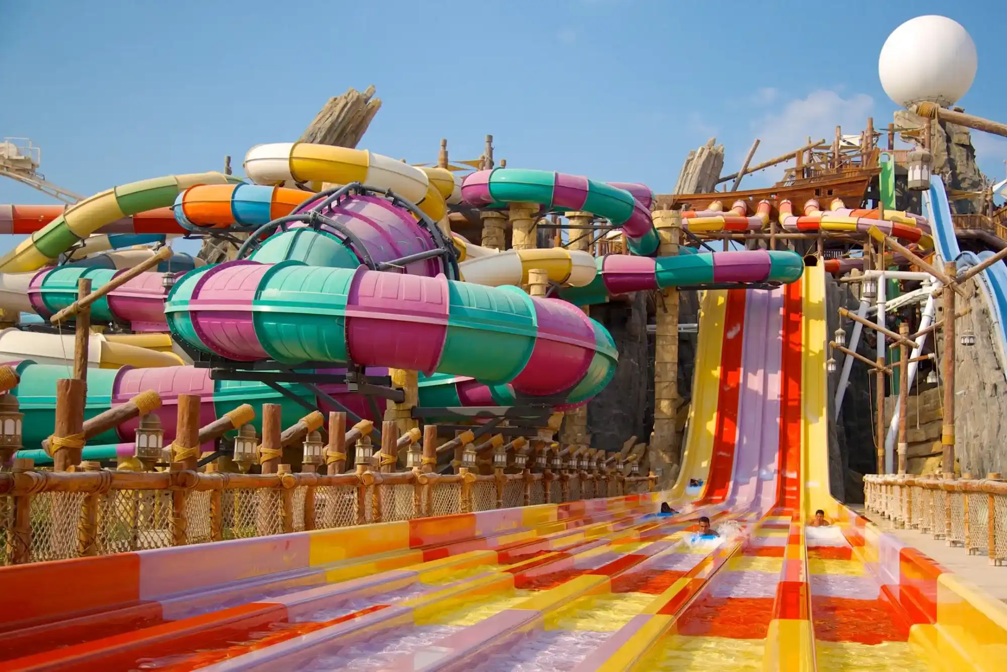 Are there any Yas Waterworld Packages Available